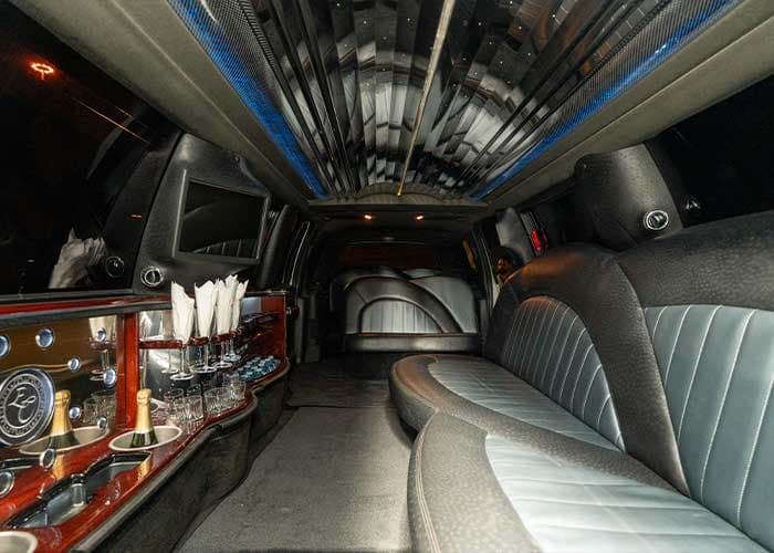 14 Passenger Lincoln Navigator Limo gallery image 1 for limousine service in Halton Hills