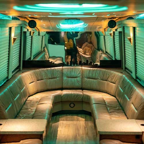 Luxury transportation service vehicle in Halton Hills